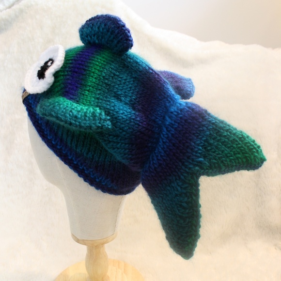 BNWOT Child's Stocking Style Fish Hat Blue Lagoon Colour One Size Fits Most - Picture 4 of 7